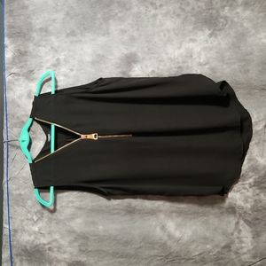 3️⃣ for 2️⃣5️⃣ Black sleeveless zipper top